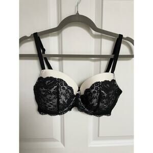 Victoria's Secret VS Dream Angels Black and White Lace Demi Bra Size 34DD(E)